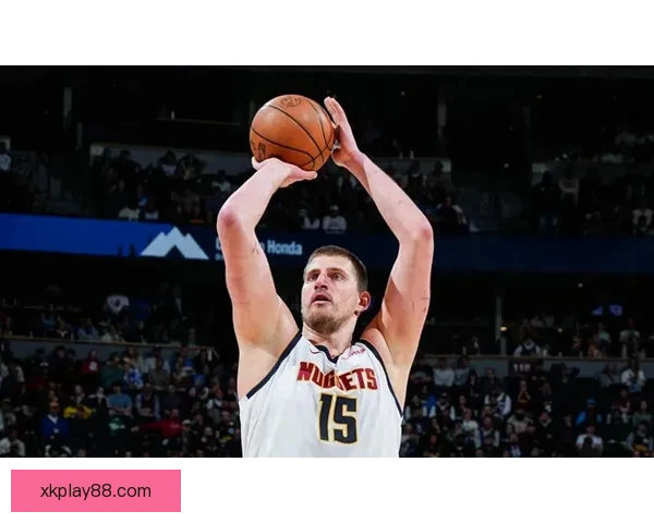 约基奇展现顶级进攻技巧，本场比赛教会我们如何围绕核心组织进攻